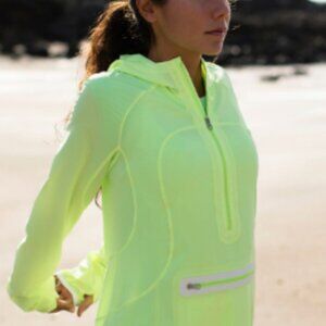 Lululemon Run: Stash & Dash Pullover Faded Zap Small